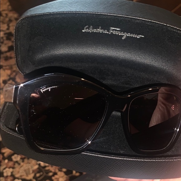 NWTC Salvatore Ferragamo square 55mm sunglasses style SF894SL made in Italy - Picture 6 of 10